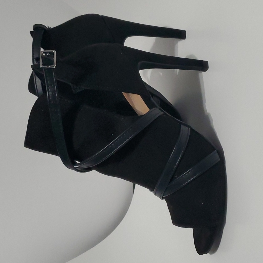 Fall Christian Siriano - Black suede booties